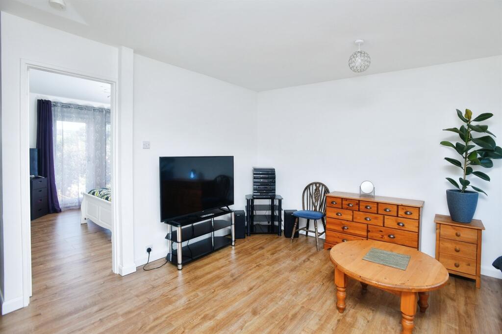 1 bedroom terraced bungalow for sale in Sunningdale Road, Saltash, PL12