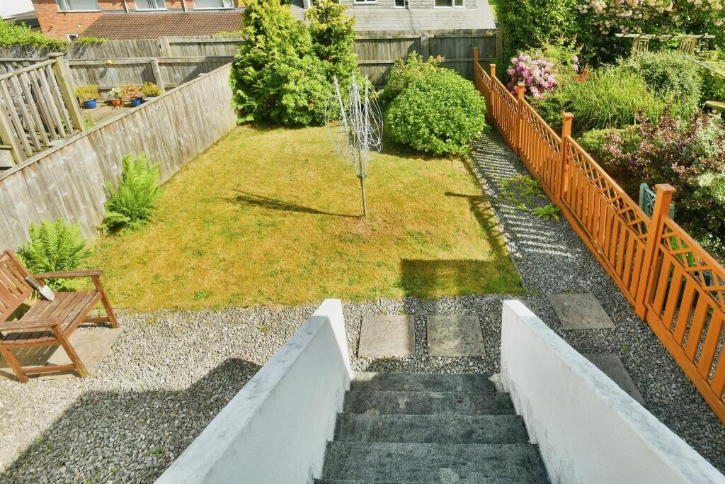 1 bedroom terraced bungalow for sale in Sunningdale Road, Saltash, PL12