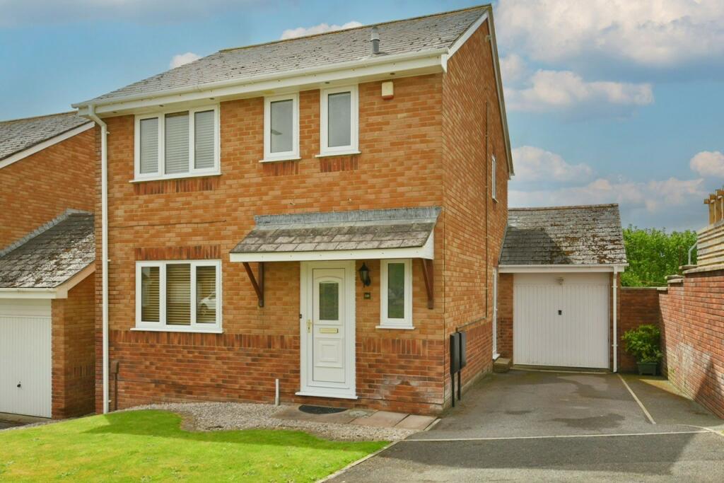 3 bedroom detached house for sale in Hearl Road, Latchbrook, Saltash, PL12