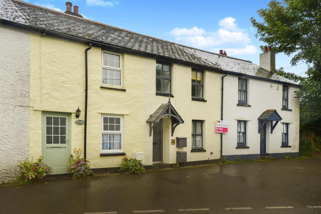 3 bedroom character property for sale in Church Street, Landrake