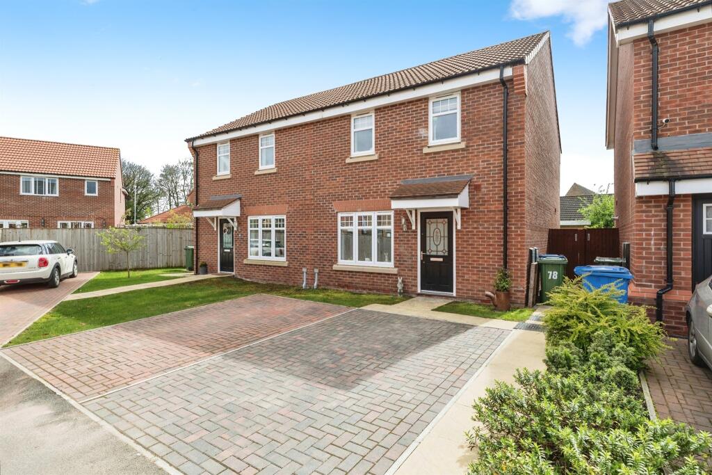 3 bedroom semidetached house for sale in Langhorn Drive, Howden, Goole