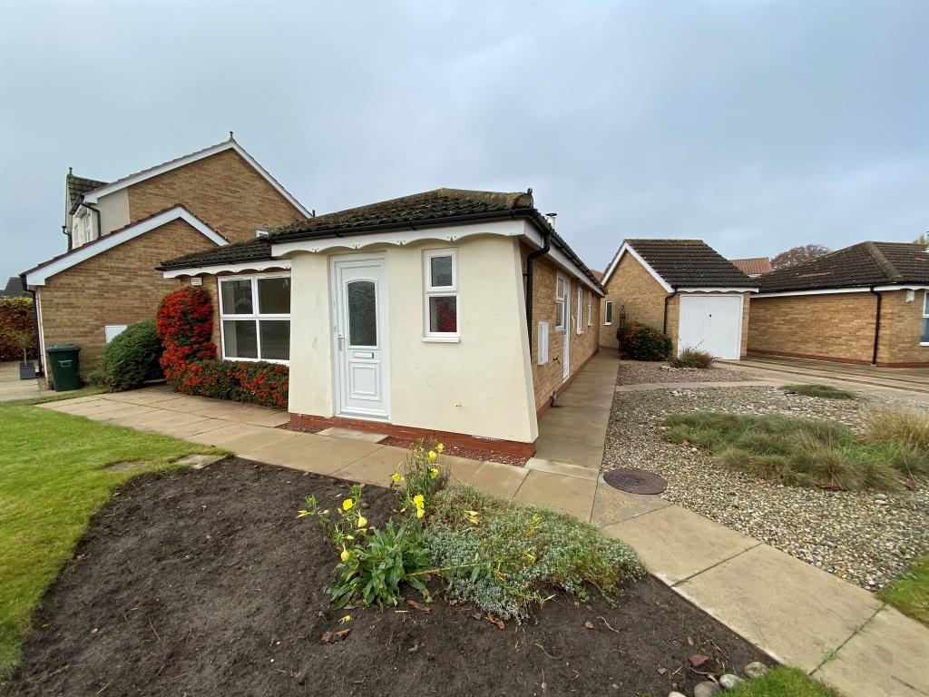 3 bedroom detached bungalow for sale in Lime Close, North Duffield