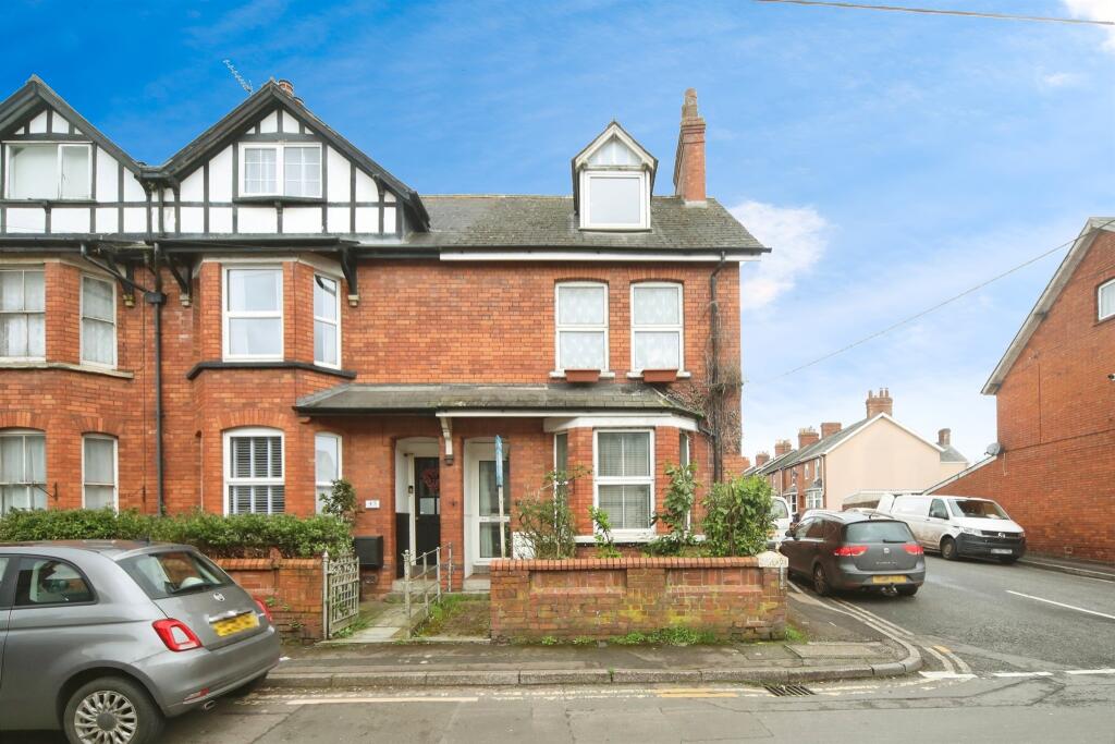 3 bedroom end of terrace house for sale in Rockwell Green, Rockwell