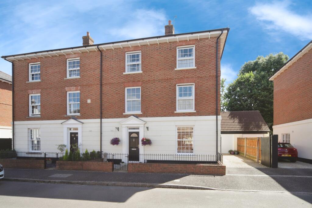 Main image of property: Fields End, Hillyfields, Taunton