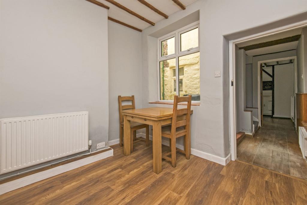 2 bedroom terraced house for sale in Castle Street, Tiverton, EX16