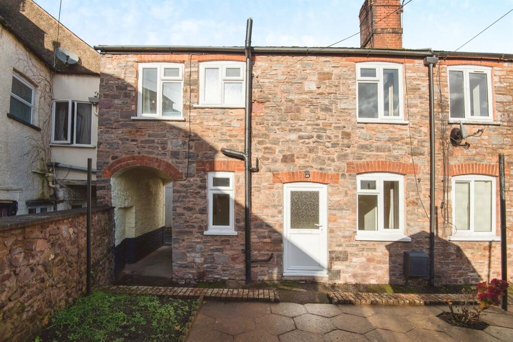 2 bedroom end of terrace house for sale in Water Lane, Tiverton, EX16