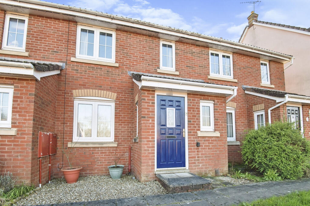 3 bedroom terraced house for sale in Oakfields, Tiverton, EX16