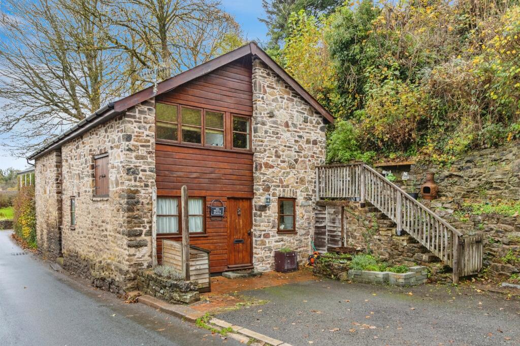 Main image of property: Tiverton Road, Bampton, Tiverton