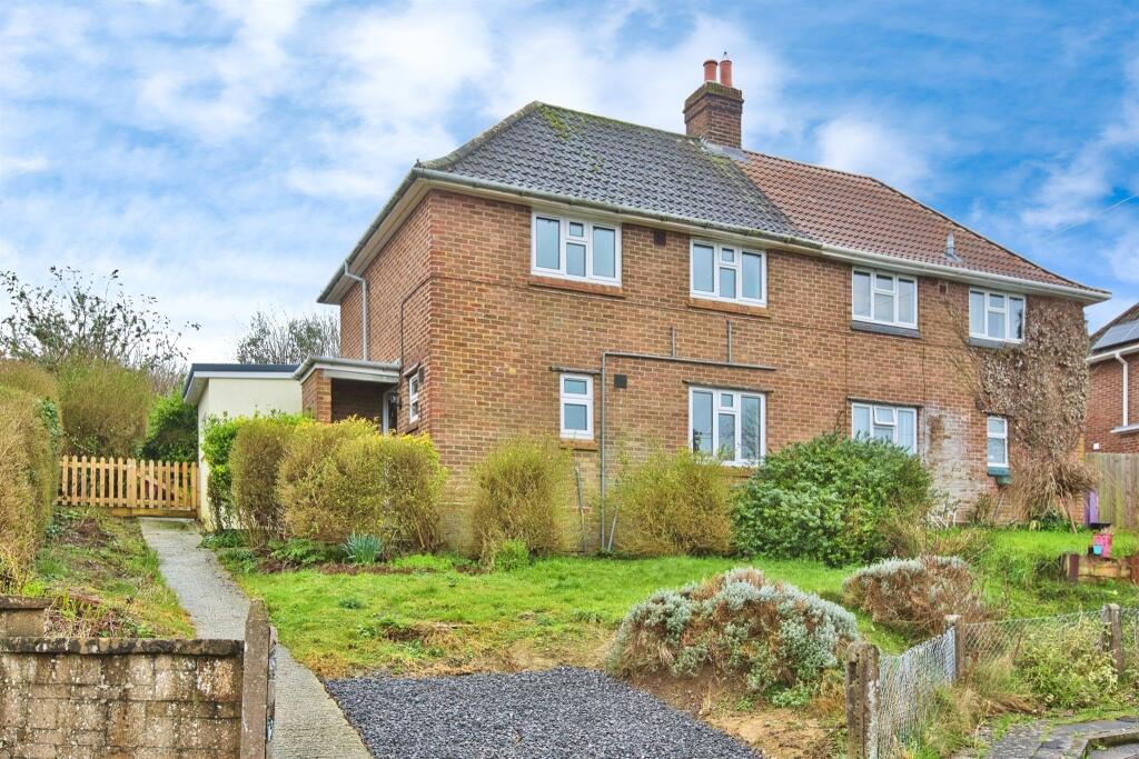 3 bedroom semidetached house for sale in Font Villas, West Coker