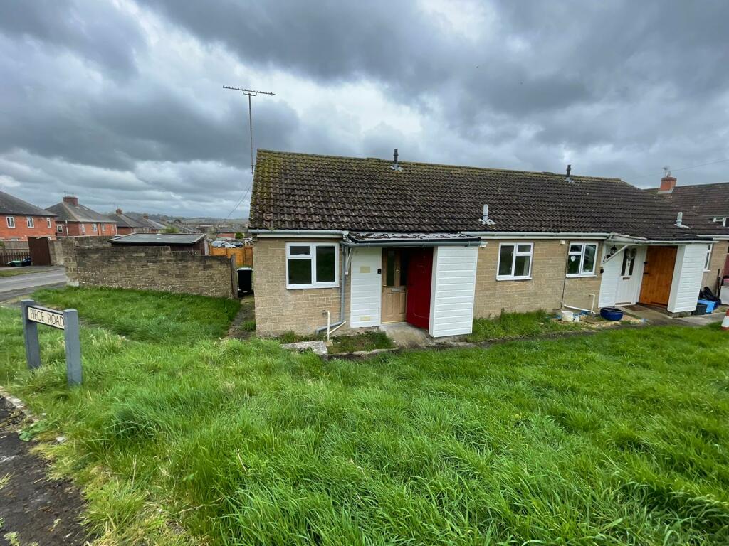 2 bedroom semidetached bungalow for sale in Piece Road, Milborne Port