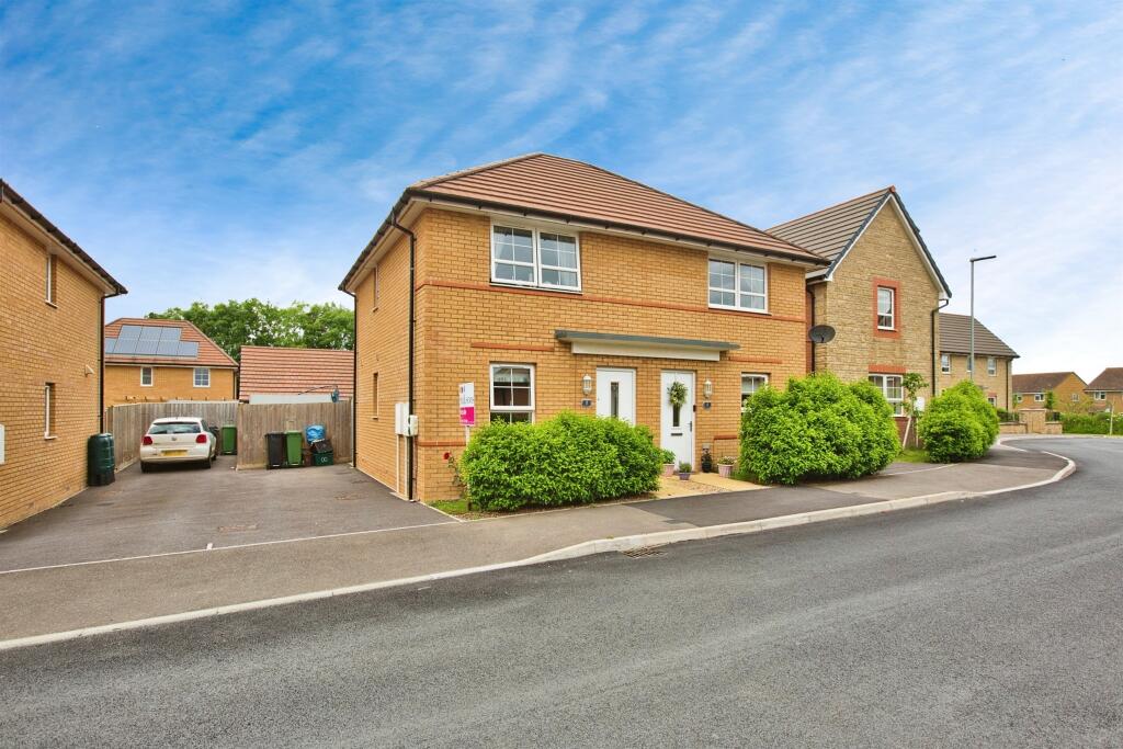 2 bedroom semidetached house for sale in Burrow Hill View, Martock, TA12