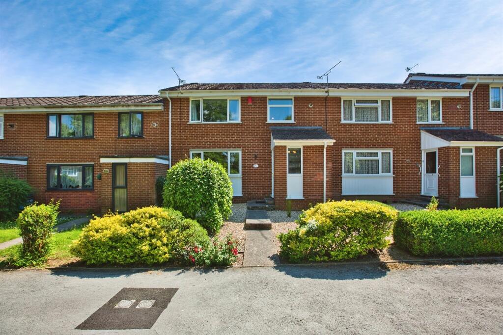 3 bedroom terraced house for sale in St. Johns Road, Yeovil, BA21