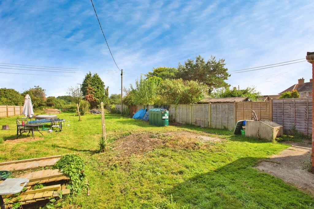 Additional property image - Montacute Road, Tintinhull, YEOVIL