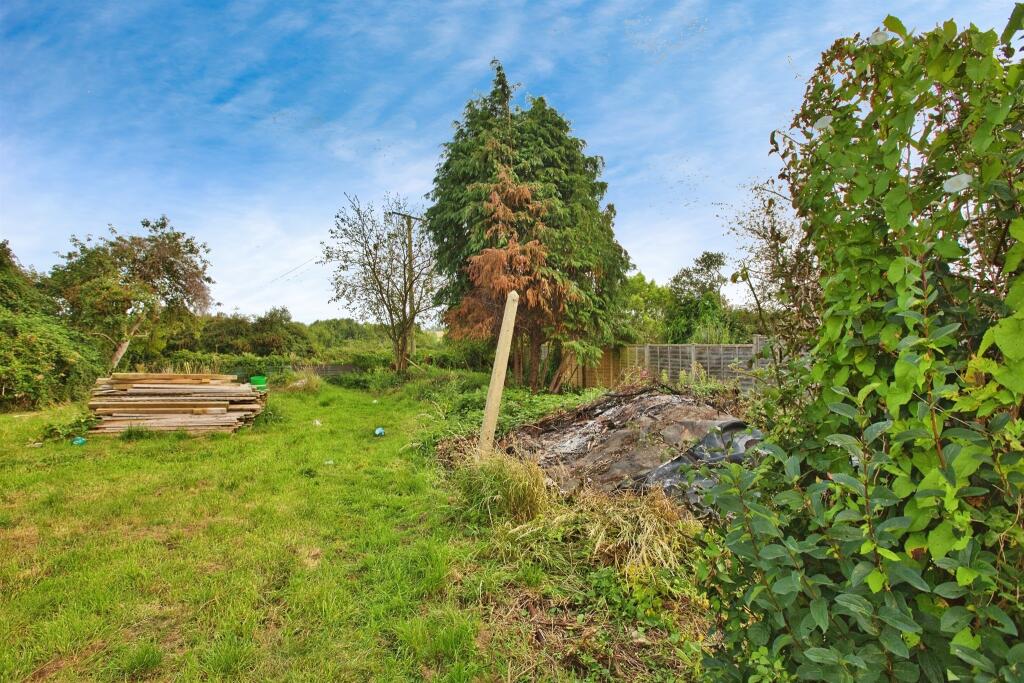 Additional property image - Montacute Road, Tintinhull, YEOVIL