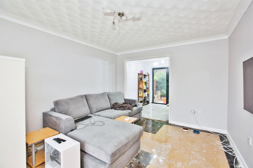 Additional property image - Plantagenet Chase, Yeovil