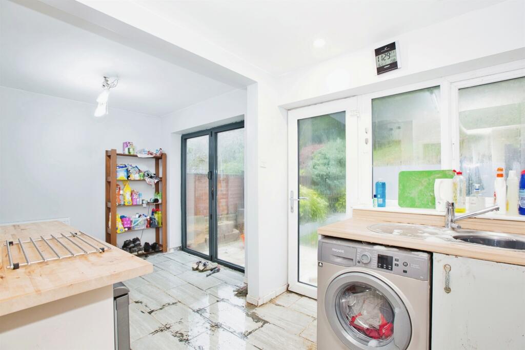 Additional property image - Plantagenet Chase, Yeovil