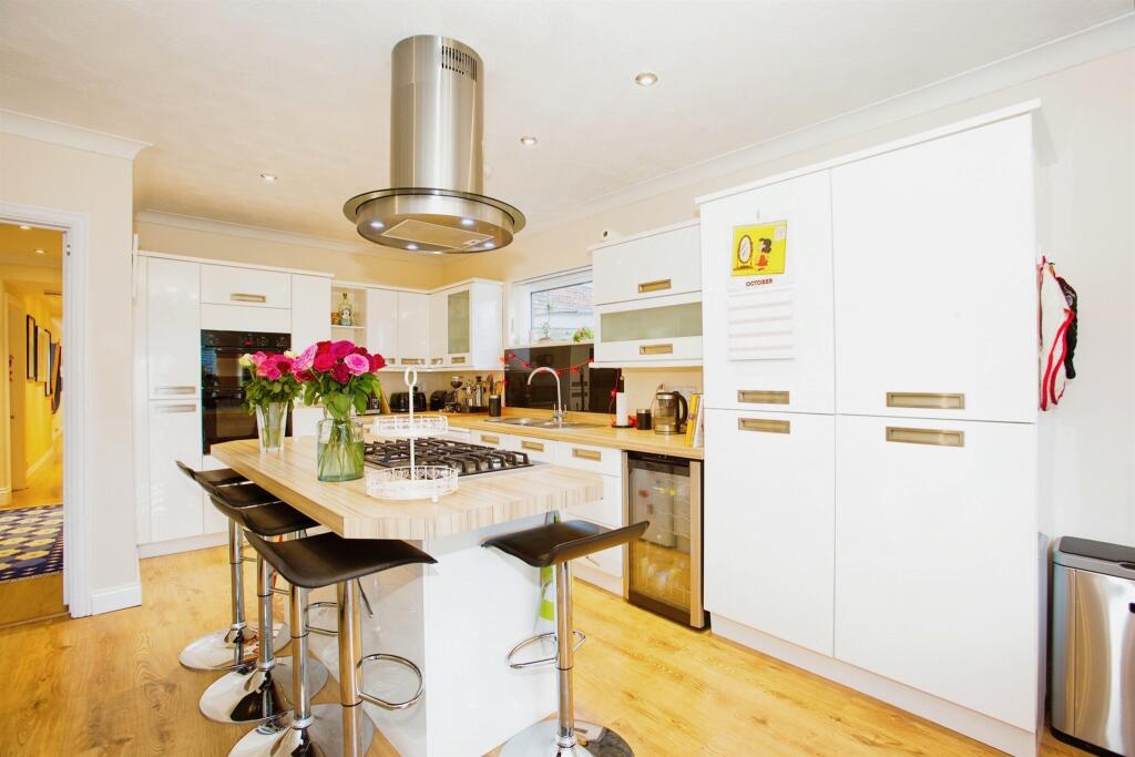 Additional property image - Preston Grove, Yeovil