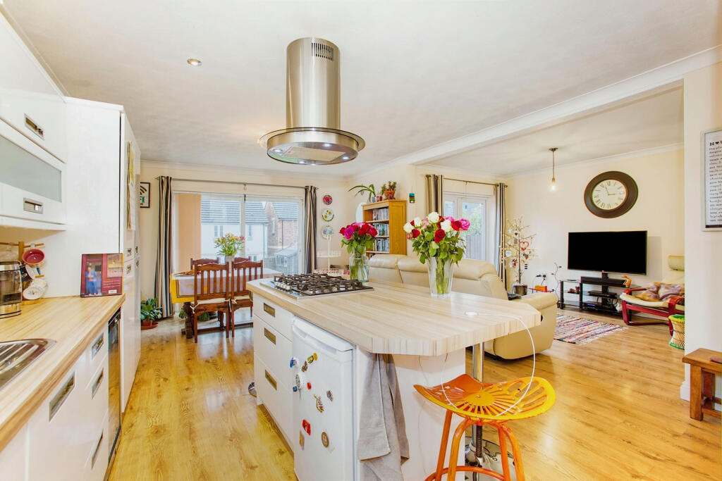 Additional property image - Preston Grove, Yeovil