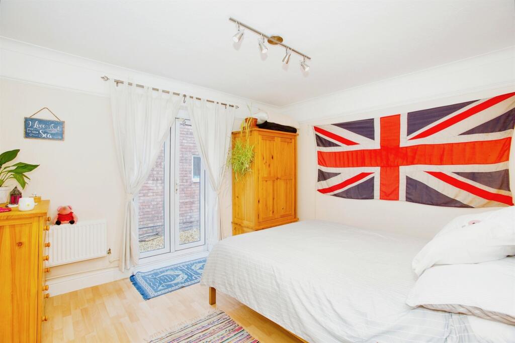 Additional property image - Preston Grove, Yeovil