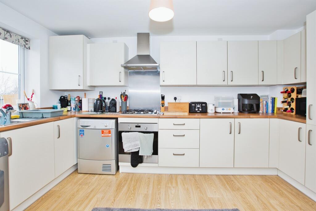 Additional property image - Great Mead, YEOVIL