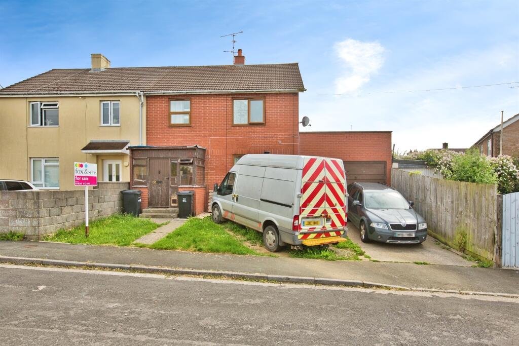 3 bedroom semi-detached house