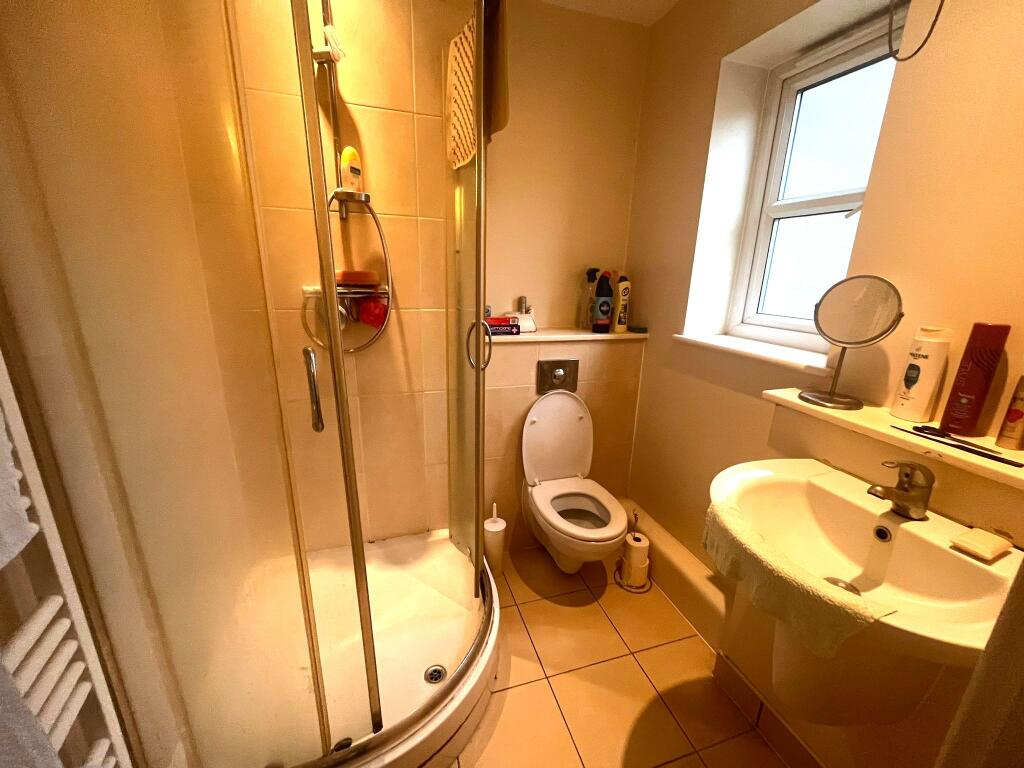 Additional property image - Harrogate Road, Bradford