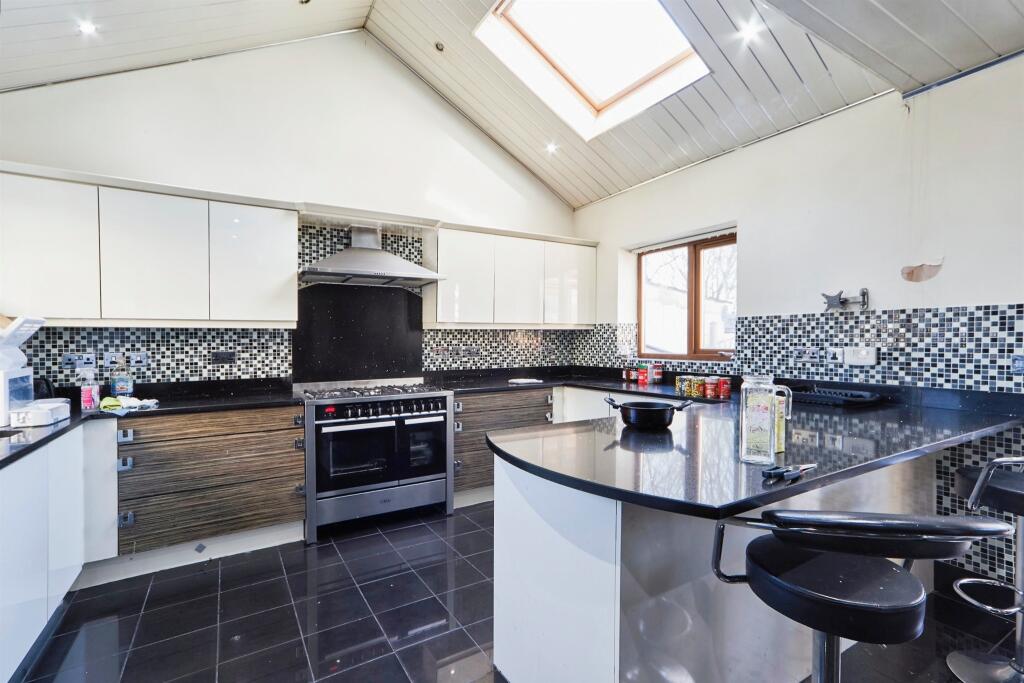 Additional property image - Coniston Grove, Bradford