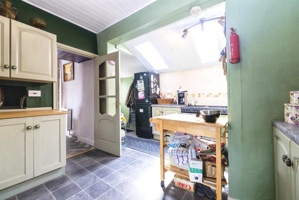 2 bedroom end of terrace house for sale in Market Place, Wainfleet, Skegness, PE24