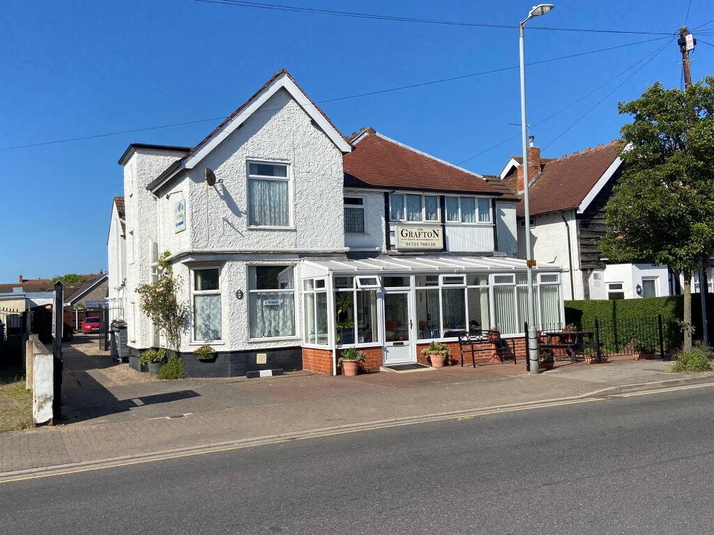 15 bedroom guest house for sale in Sea View Road, Skegness, PE25