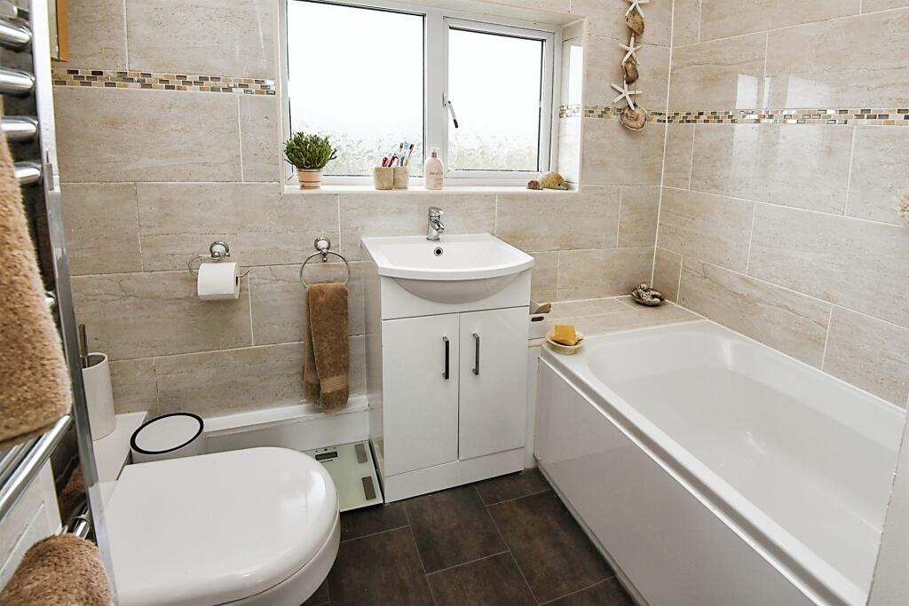 4 bedroom semidetached house for sale in Seacroft Esplanade, Skegness