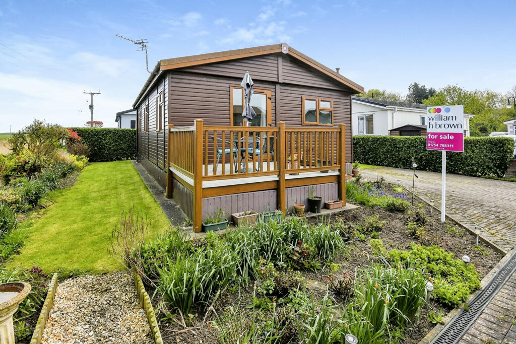2 bedroom lodge for sale in Wainfleet Bank, Wainfleet, Skegness, PE24