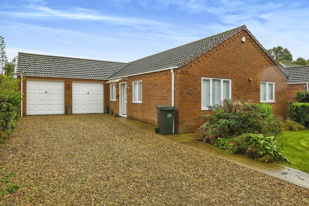3 bedroom detached bungalow for sale in Waincroft Close, Wainfleet