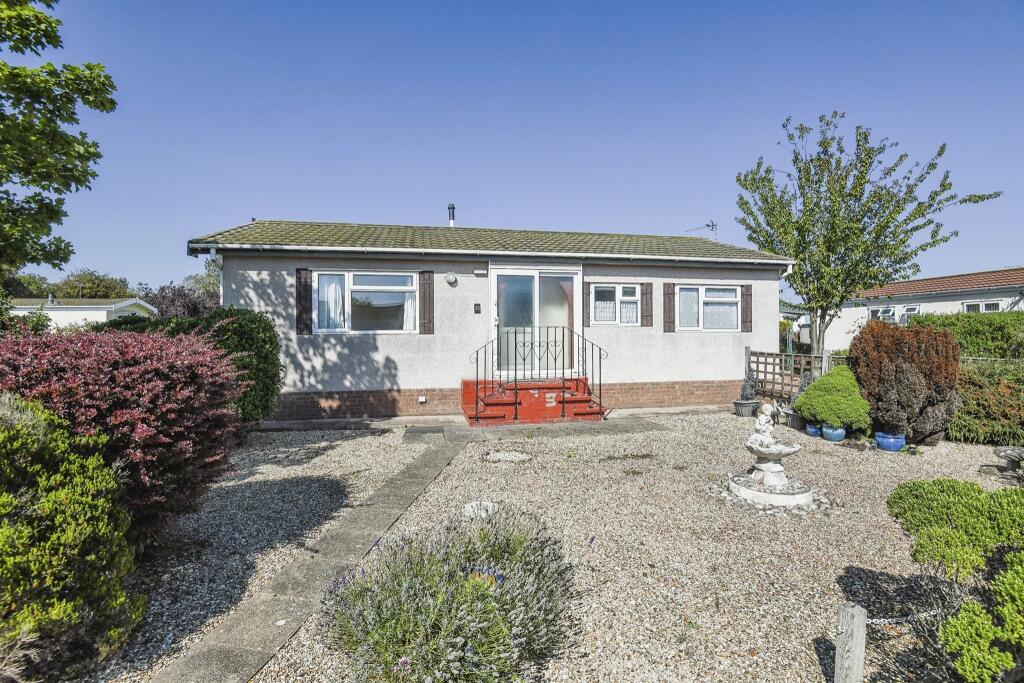 2 bedroom lodge for sale in Beacon Park Home Village, Skegness, PE25