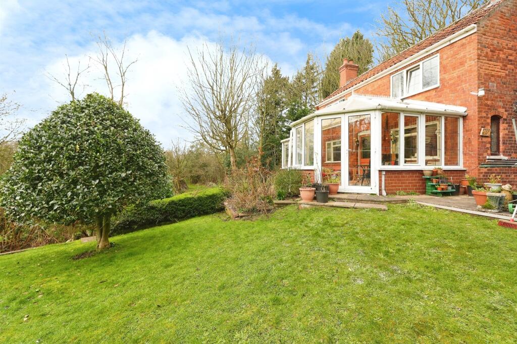 3 bedroom detached house for sale in Thornwell Lane, Hagworthingham