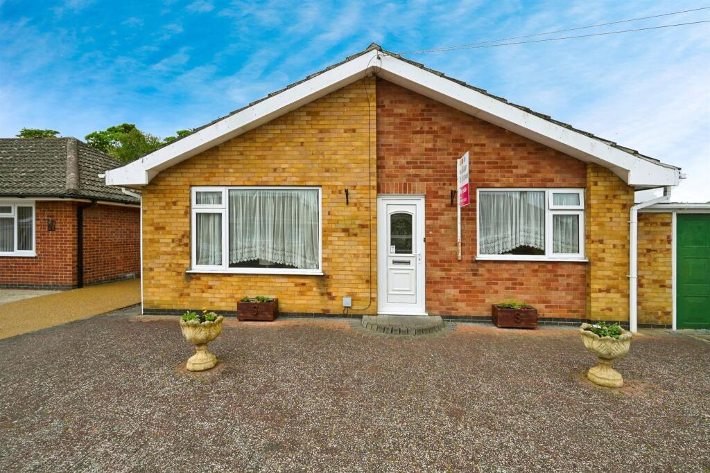3 bedroom detached bungalow for sale in Kingsthorpe Crescent, Skegness, PE25