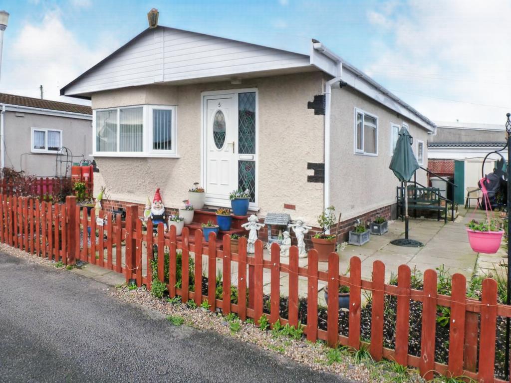 3 bedroom park home for sale in Sea Lane, Ingoldmells, SKEGNESS, PE25