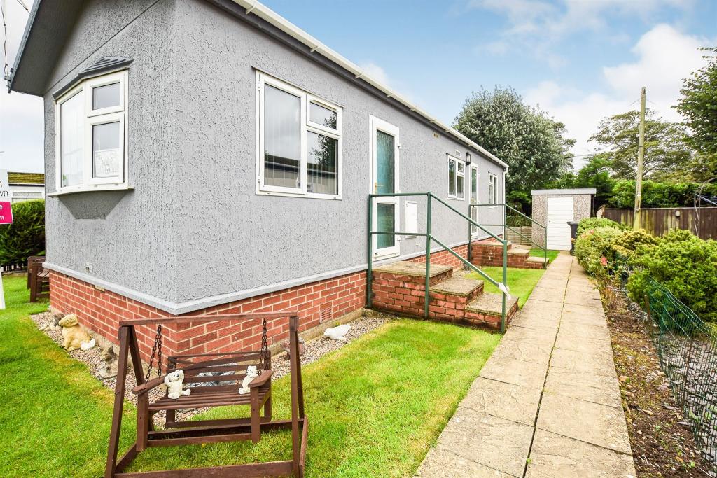 2 bedroom park home for sale in Whitehaven Park, Ingoldmells, Skegness