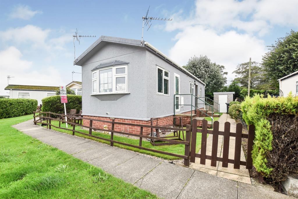 2 bedroom park home for sale in Whitehaven Park, Ingoldmells, Skegness
