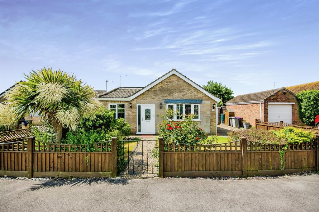 3 bedroom detached bungalow for sale in Dawson Drive, Burgh Le Marsh, Skegness, PE24