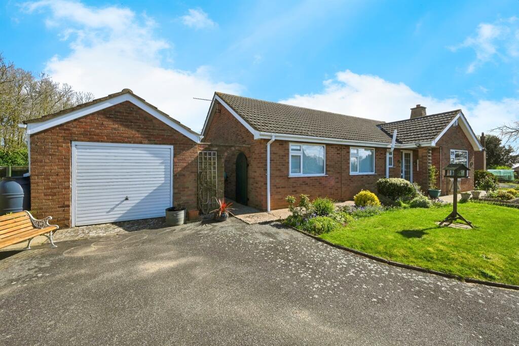3 bedroom detached bungalow for sale in Main Road, East Keal, Spilsby, PE23