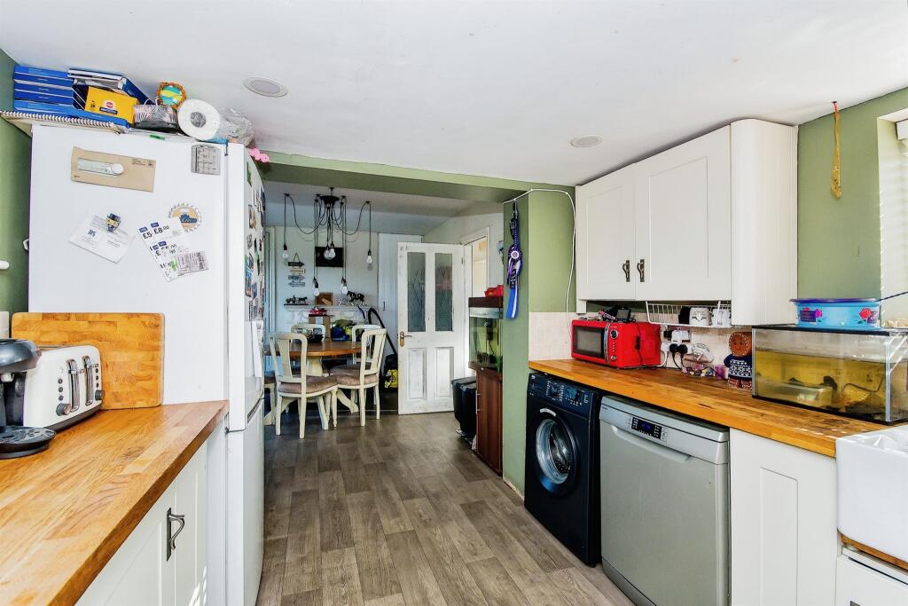 3 bedroom semidetached house for sale in Paddocks Estate, Horbling