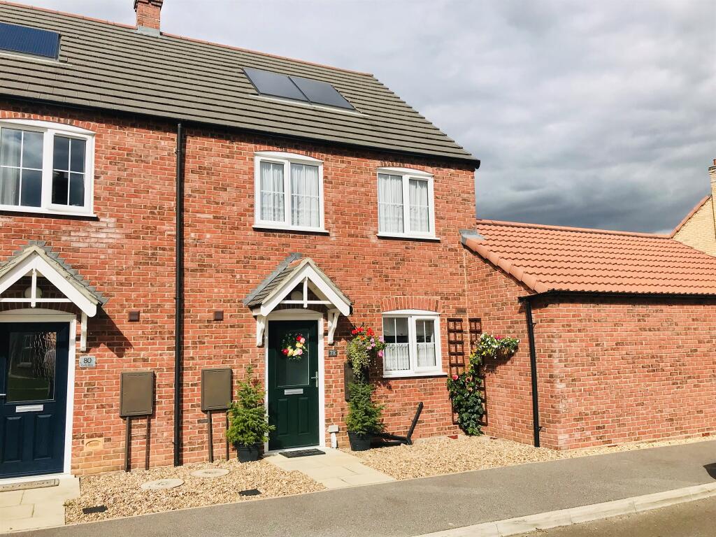 3 bedroom semidetached house for sale in Curtis Drive, Coningsby, Lincoln, LN4