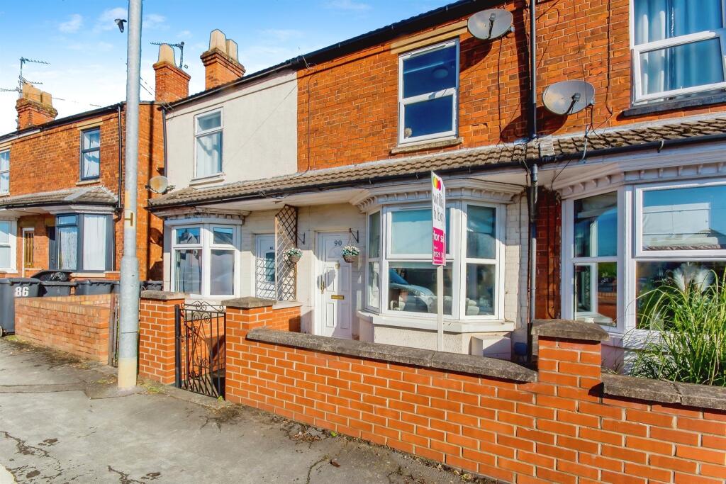 2 bedroom terraced house for sale in Grantham Road, Sleaford, NG34