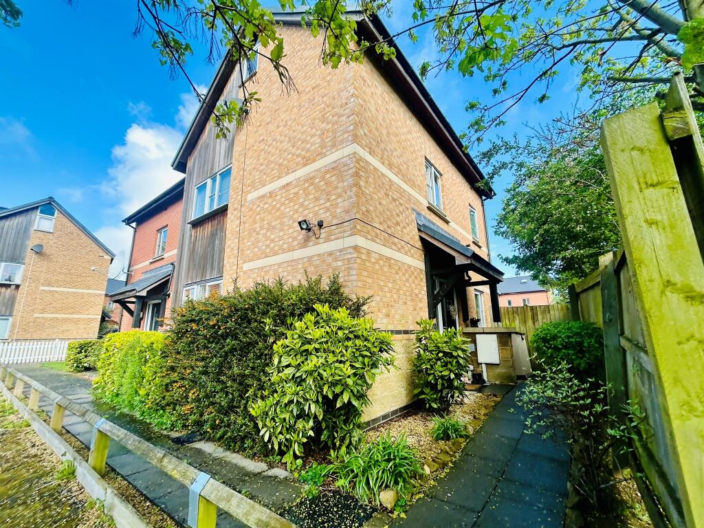 3 bedroom semidetached house for sale in Furlong Way, Holdingham