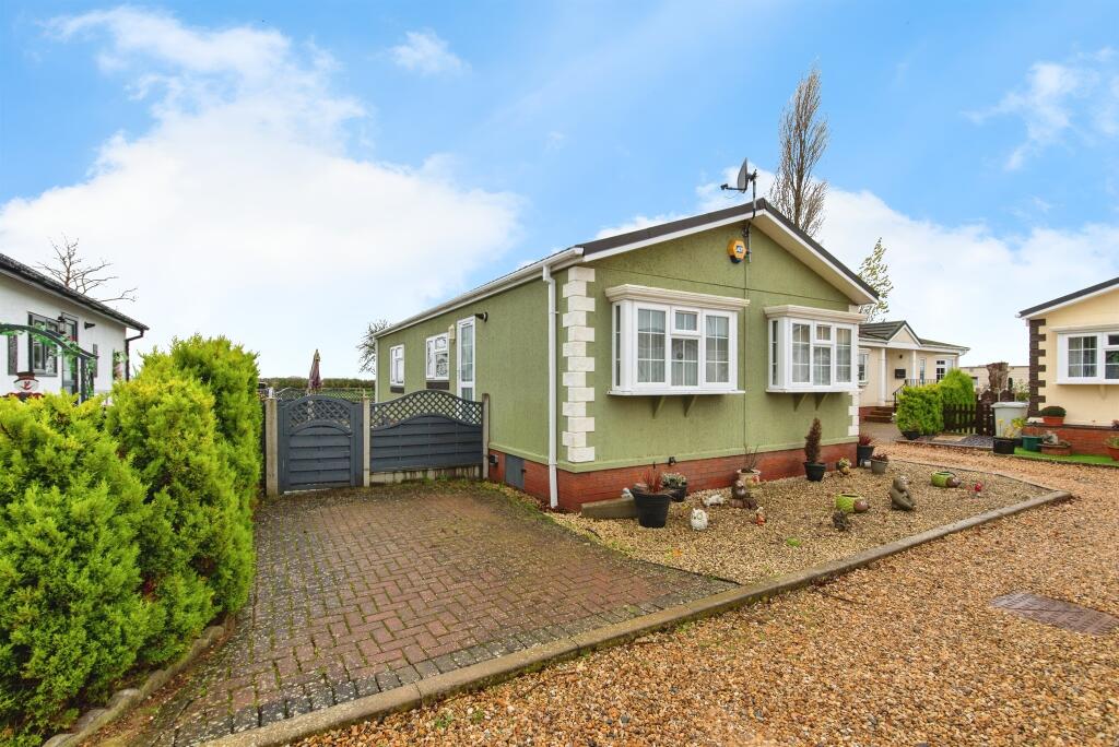 Main image of property: Hawthorn Hill, Dogdyke, Lincoln