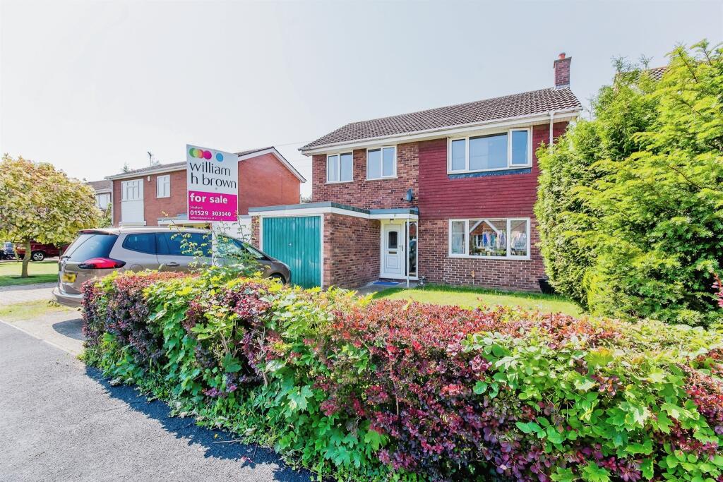 4 bedroom detached house for sale in West Road, Ruskington, Sleaford, NG34