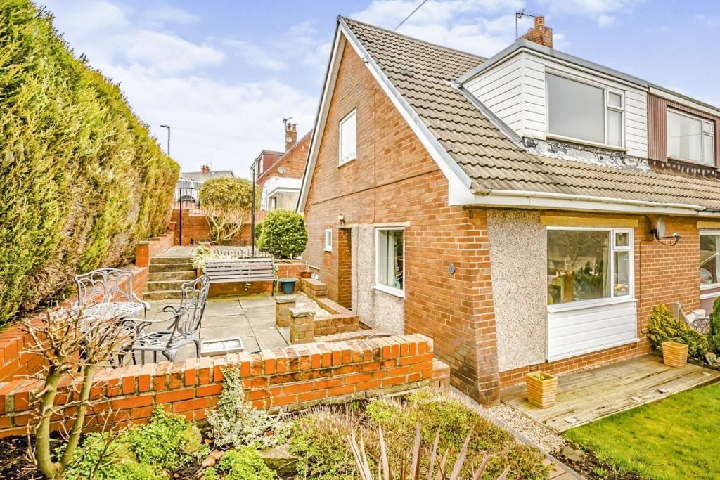 3 bedroom semidetached house for sale in Higher Brockwell, Sowerby