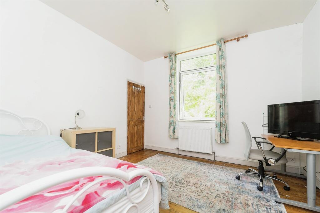 3 bedroom terraced house for sale in Henshaw Road, Todmorden, OL14