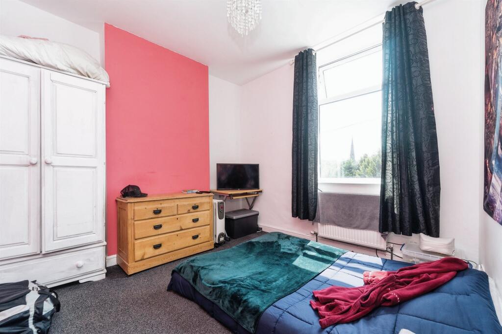 3 bedroom terraced house for sale in Henshaw Road, Todmorden, OL14