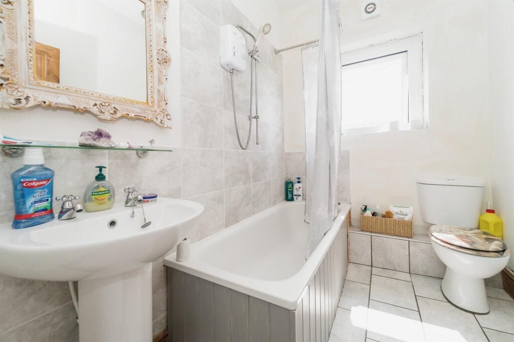 3 bedroom terraced house for sale in Henshaw Road, Todmorden, OL14